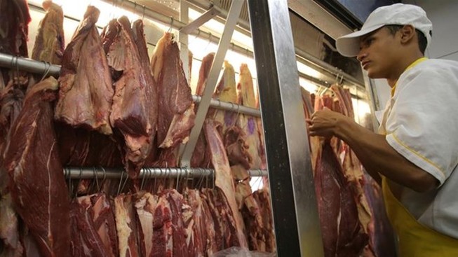 'Phát hoảng' với gà siêu rẻ Brazil: 7.000 đồng/kg