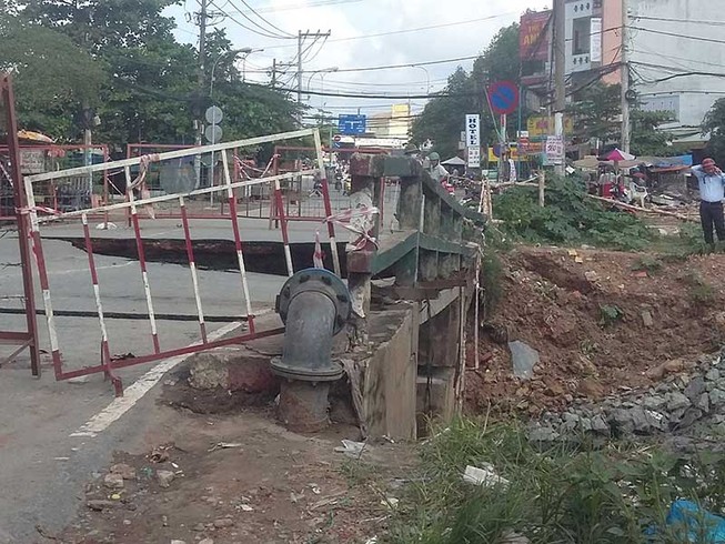 Sụp cầu Tân Kỳ - Tân Quý: Chỉ tại trời mưa!?