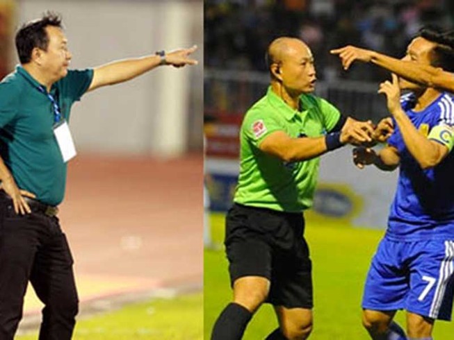 ‘Các bác cãi nhau xong chưa, để các cháu còn đá bóng’