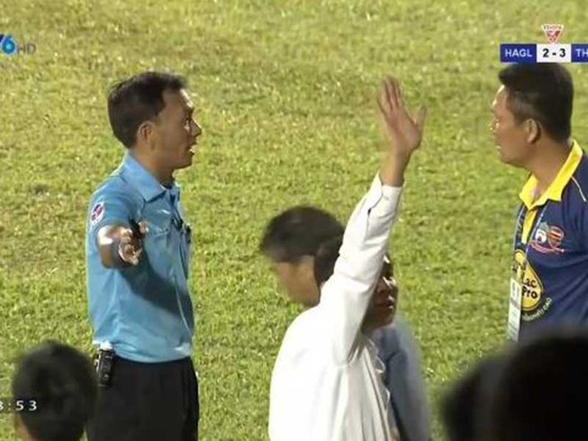 Giải cứu V-League!