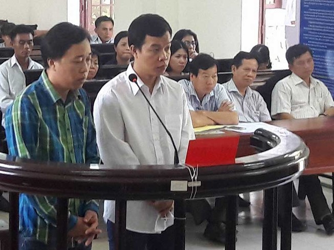 Yêu cầu giám định lại nữ giám đốc thuê người tiêm HIV