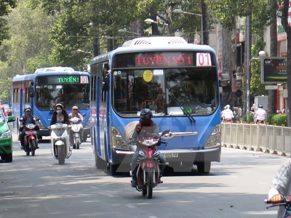 Mở rộng xe buýt nhiên liệu sạch gặp khó
