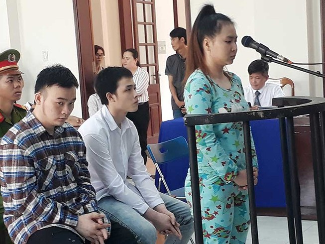 Luật sư hỏi cả mật khẩu Facebook của bị cáo