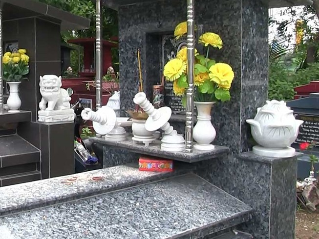 17 ngôi mộ ở Nhà Bè bị đập phá