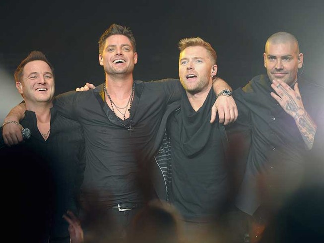 Boyzone quyết đốn tim khán giả ngày tái hợp