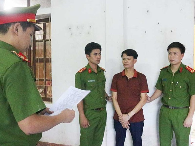 Bị khởi tố sau khi kiện cục trưởng Cục thuế