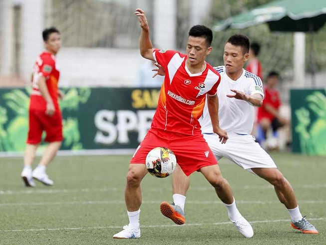 Tuyển thủ quốc gia, U-20 mê sân ‘phủi’