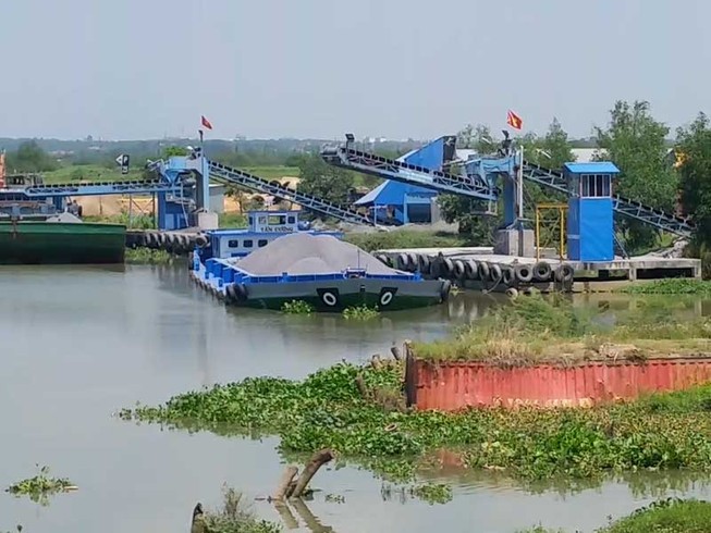 Phó bí thư Đồng Nai ‘chống lưng’ công ty của chồng