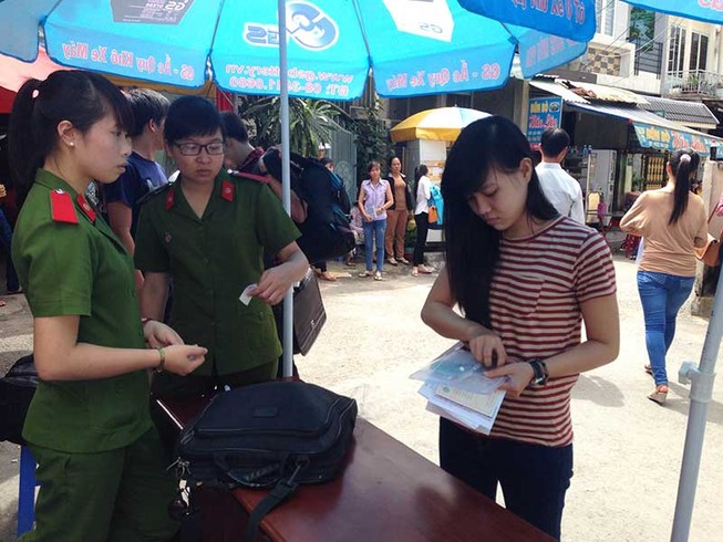 Thấp thỏm chờ xét tuyển trường công an, quân đội