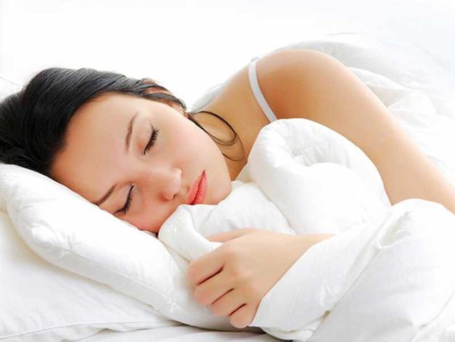 Ngủ máy lạnh cả đêm, điều gì xảy ra?