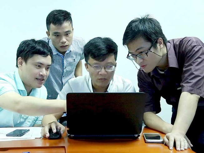 Chiến binh thầm lặng tìm mộ liệt sĩ trên mạng