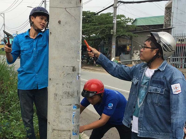 Chính quyền cùng dân trị quảng cáo bôi bẩn