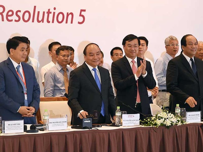 Thủ tướng: ‘3 tỉ USD ra nước ngoài là đáng suy nghĩ’