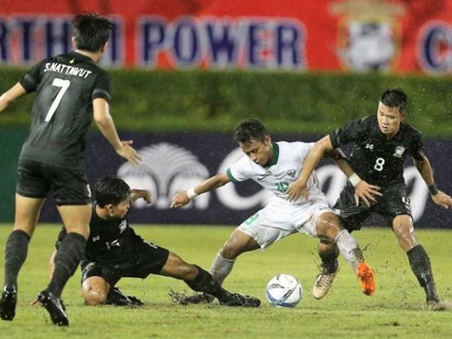 U-22 Thái Lan gom quân tập một tuần rồi đá SEA Games