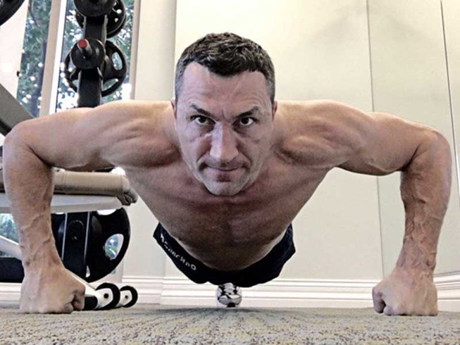 ‘Tiến sĩ búa thép’ Vladimir Klitschko giã từ sự nghiệp