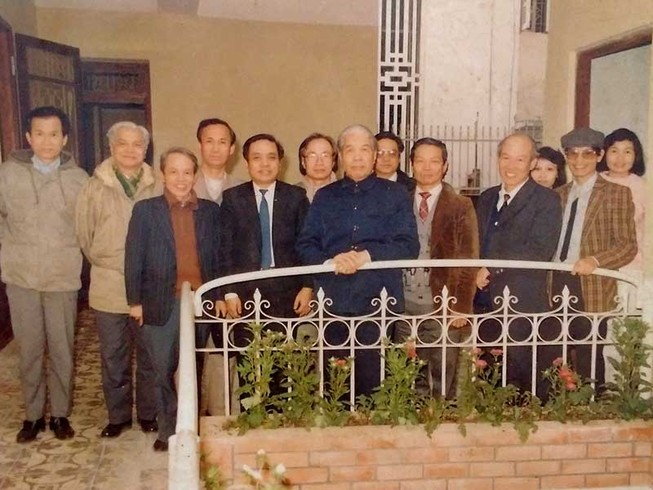 Ban nghiên cứu làm gì?