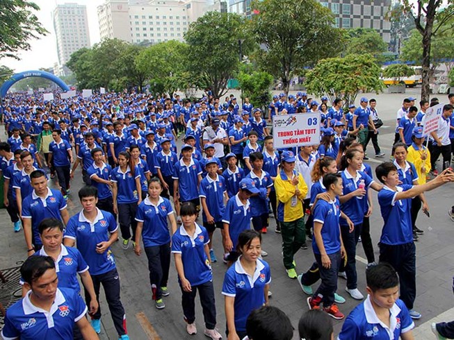 Gần 5.000 người đi bộ ủng hộ Việt Nam dự SEA Games 29