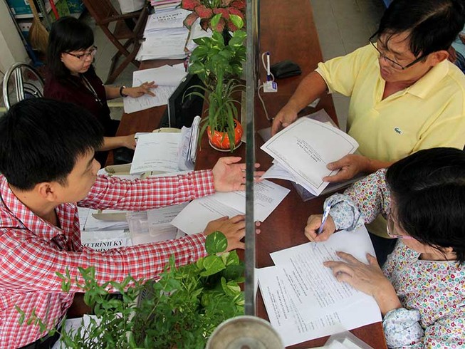 Sẽ xử lý cán bộ phê lý lịch cho dân sai quy định