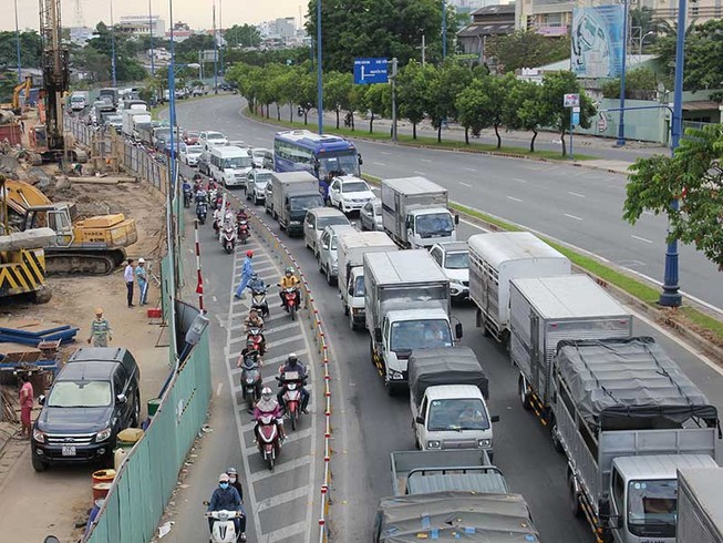 TP.HCM sắp cấm xe tải nhẹ chạy ban ngày