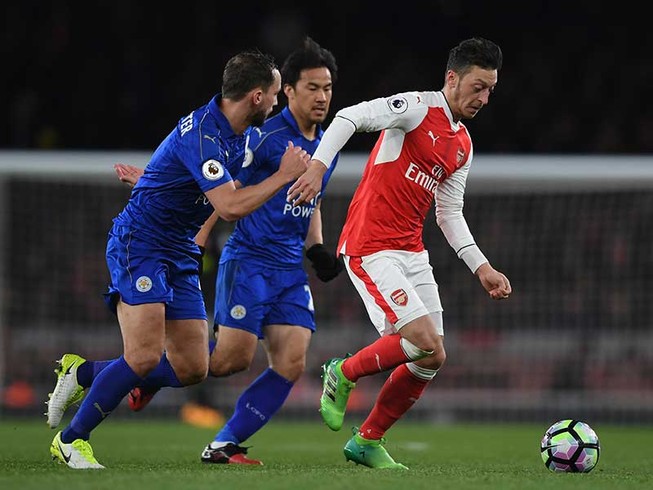 Thầy trò ông Wenger thừa thắng xông lên