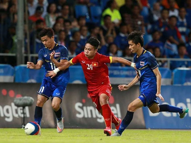 Khi bóng đá Thái Lan trở lại với ‘ao làng’