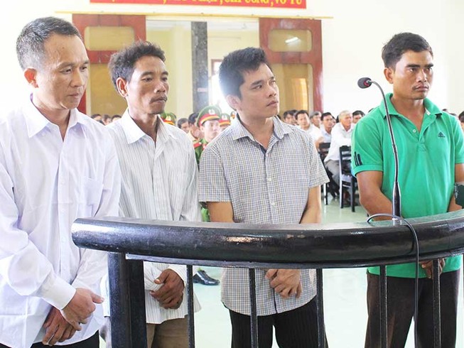 Quan chức nào ‘dính’ vụ phá rừng phòng hộ Phú Yên?