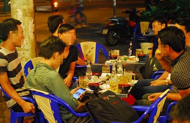 Kinh doanh chiếm lòng đường, vỉa hè, mức phạt ra sao?