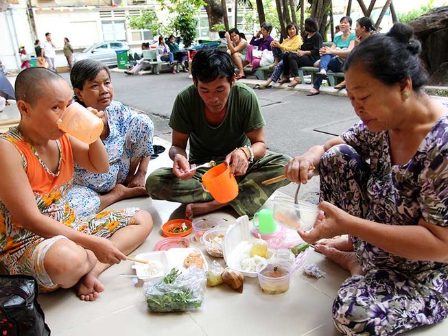 Tăng sốc thuế VAT: Bão giá sẽ ập đến