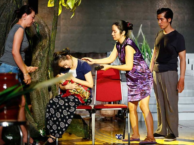 Giành ngôi quán quân, bỏ lại nỗi buồn đời