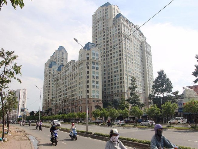 Khẩn cấp ‘giải cứu’ đường Nguyễn Hữu Cảnh