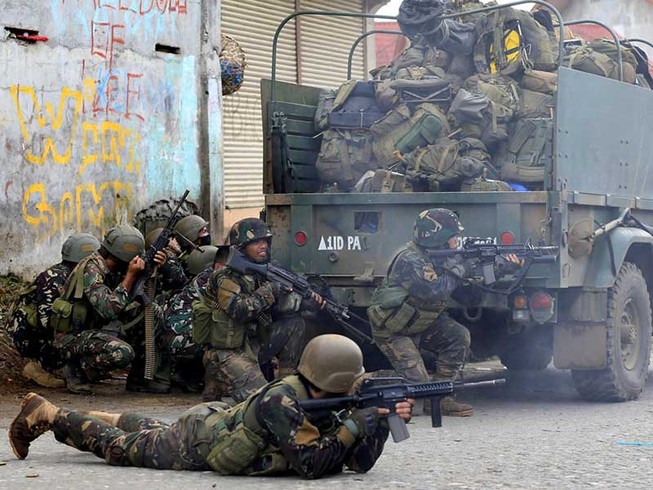 Thủ lĩnh nhóm Maute bị vây chặt ở Marawi