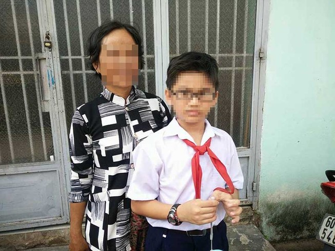 10 năm không được nhận cha vì mẹ bỏ đi