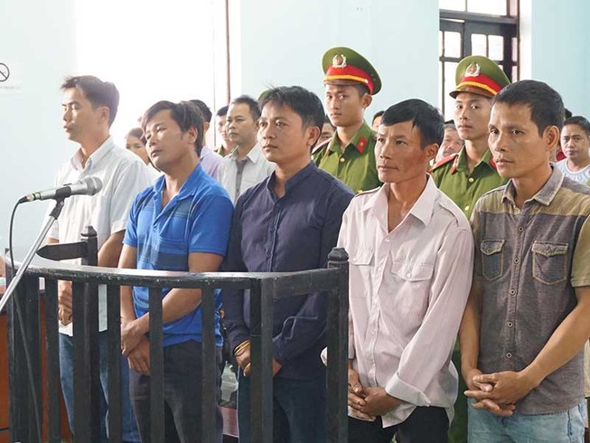 Luật quy định không tội, tòa vẫn cứ kết án