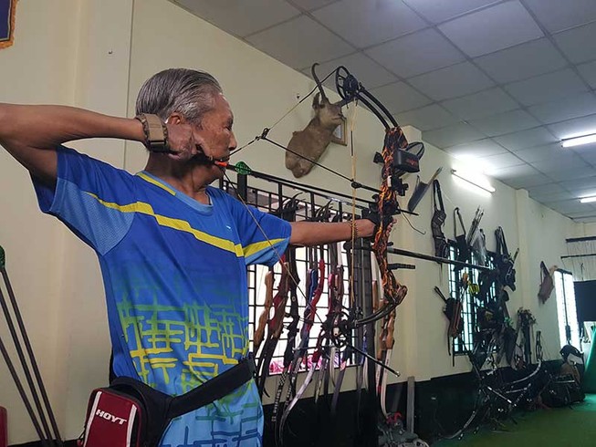 Siêu cung thủ 86 tuổi ở Sài Gòn