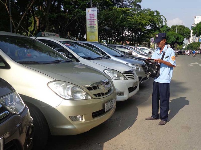 Vì sao chẳng ai muốn làm bãi đậu xe?