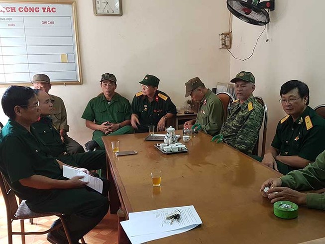 200 tiểu thương quyết giữ chợ, bảo vệ ban quản lý