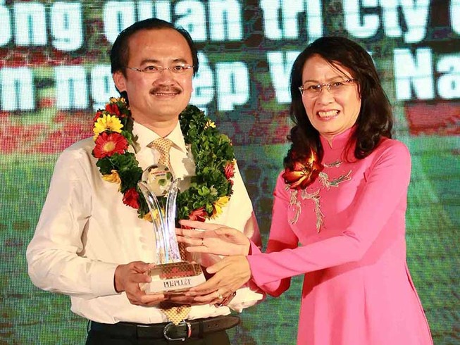 Cám ơn bầu Thắng, bầu Đức!