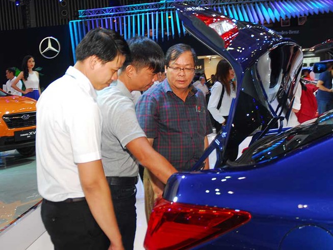 Thuế bằng 0%, thị trường ô tô bùng nổ