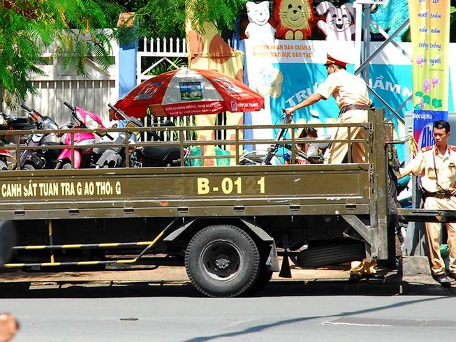 Cảnh sát giao thông đừng ‘hù’ giam xe nữa