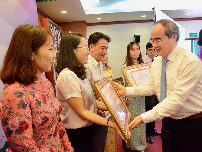 ‘Không có giám sát, không thể chống tham nhũng’