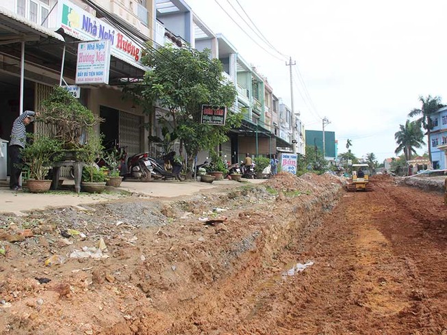 4 năm làm không xong 300 m đường