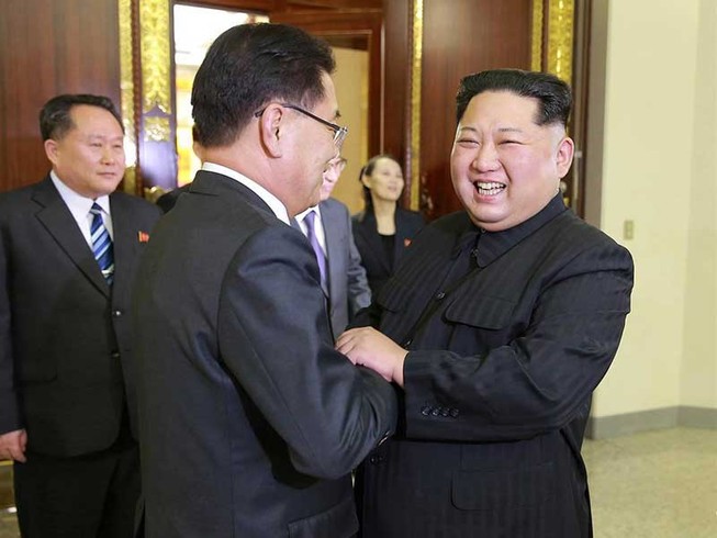 Ông Kim Jong-un vừa ý sau bốn tiếng tiếp đoàn Hàn Quốc