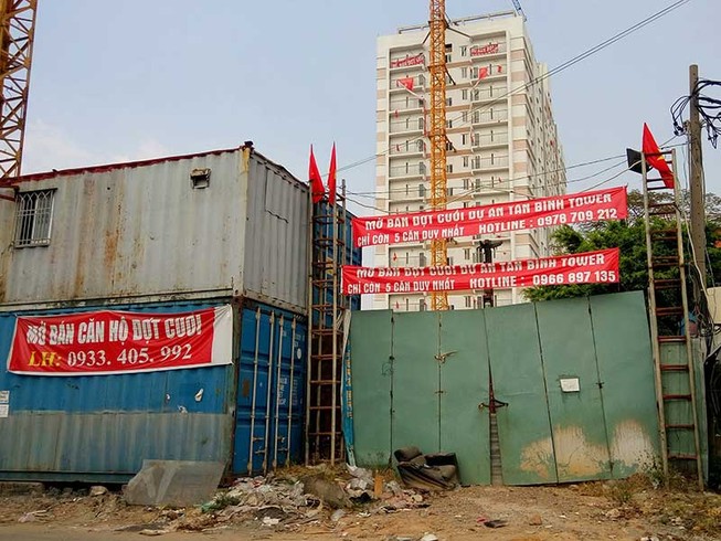 Cư dân khốn khổ đợi giao nhà dự án