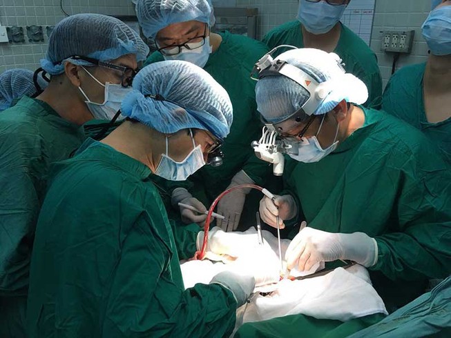 Món quà vô giá từ ca ghép tạng xuyên Việt