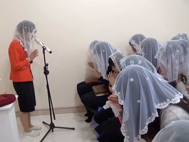 Khắp nơi xáo trộn vì Hội thánh Đức Chúa Trời