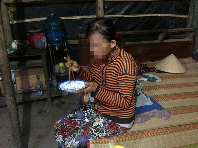 Vụ chôn sống con: Luật nhân văn với người mẹ ra sao?