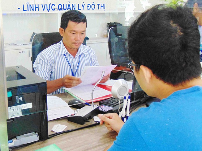 Quận không nghỉ trưa để lo việc cho dân