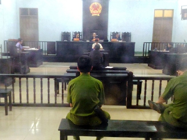 Bất ngờ xử kín vụ nhắn tin nói xấu giám đốc sở