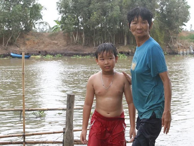Người phụ nữ Đồng Tháp được thế giới vinh danh tài dạy bơi