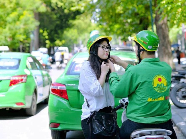 DN Việt đua nhau cạnh tranh với Grab